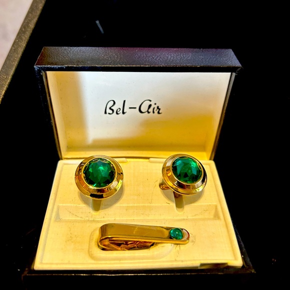 Rare vintage Bel-Air green stone cufflink and tie tack set. Good condition. - Picture 1 of 3